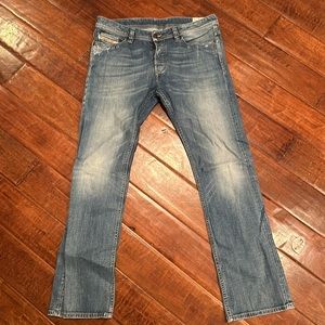 Diesel Viker, regular straight fit. 34W 32L.
